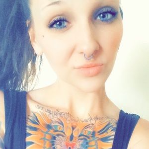 Meet your Posher, Caitlin